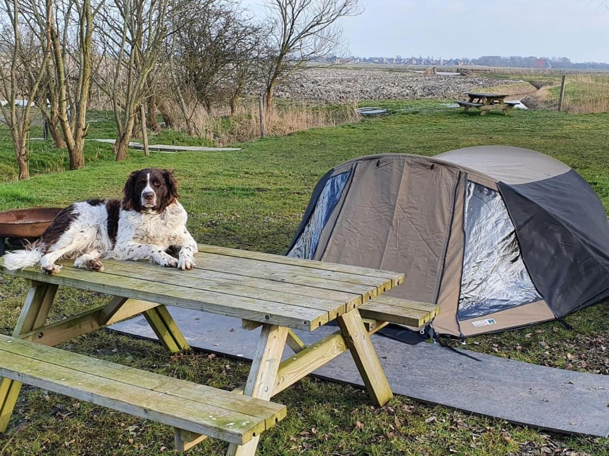Hotel Basic 2P Tent Sotterum Kornwerd Esterno foto